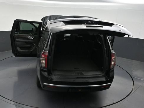 Used 2021 Chevrolet Suburban LT RWD image 37