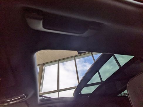 Used 2019 Porsche Cayenne S image 16