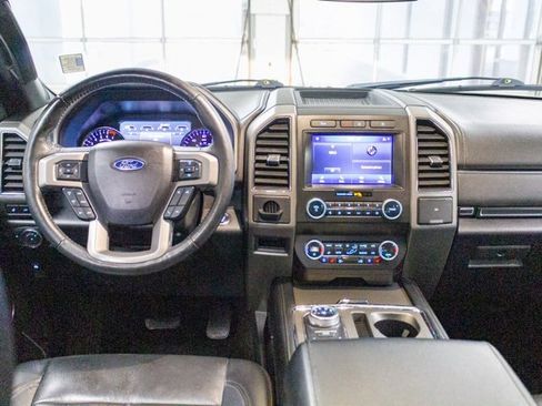 Used 2021 Ford Expedition XLT image 11
