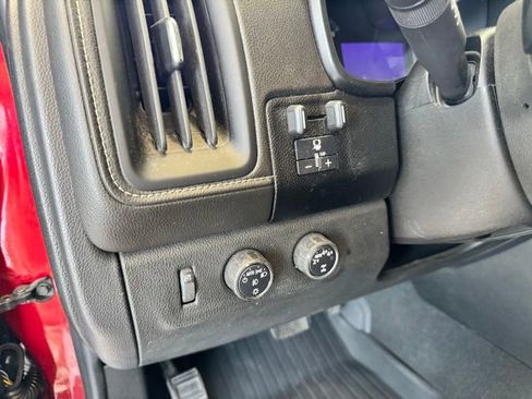 Used 2021 GMC Canyon Denali image 10