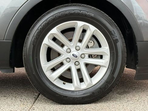 Used 2017 Ford Explorer XLT w/ Equipment Group 202A FWD image 26