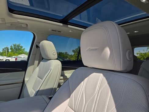 New 2026 Buick Enclave Avenir w/ Super Cruise Package AWD/4WD image 5