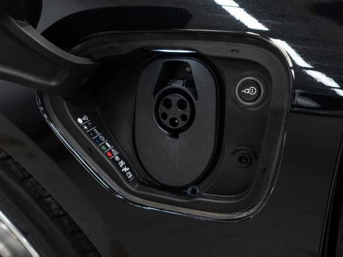 Used 2022 Porsche Taycan RWD image 49