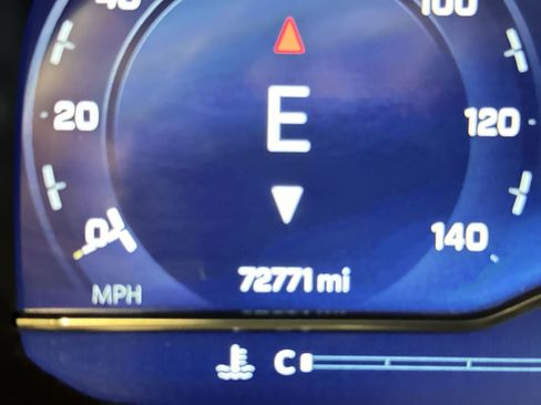 Used 2024 Chevrolet Tahoe LT image 16