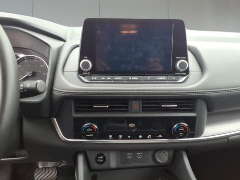Used 2025 Nissan Rogue SV AWD/4WD image 15