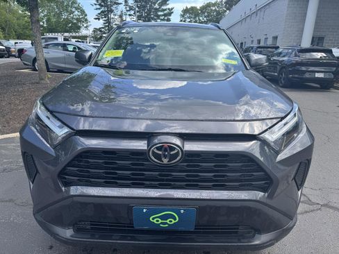 Used 2025 Toyota RAV4 XLE AWD/4WD image 2