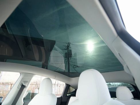 Used 2023 Tesla Model Y 2WD image 18