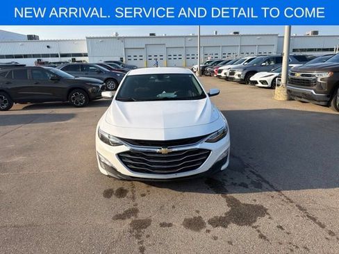 Used 2019 Chevrolet Malibu LT FWD image 3