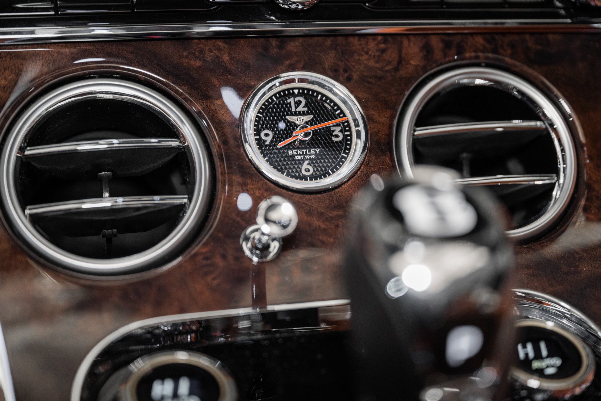 Used 2024 Bentley Continental GT V8 AWD/4WD image 35