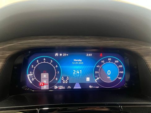 Certified 2025 Volkswagen Atlas SEL Premium R-Line image 21