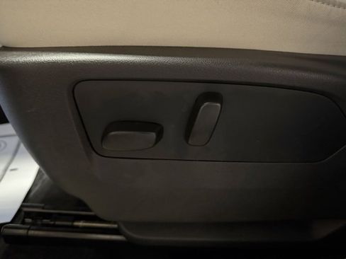 Used 2023 Buick Envision Avenir image 16