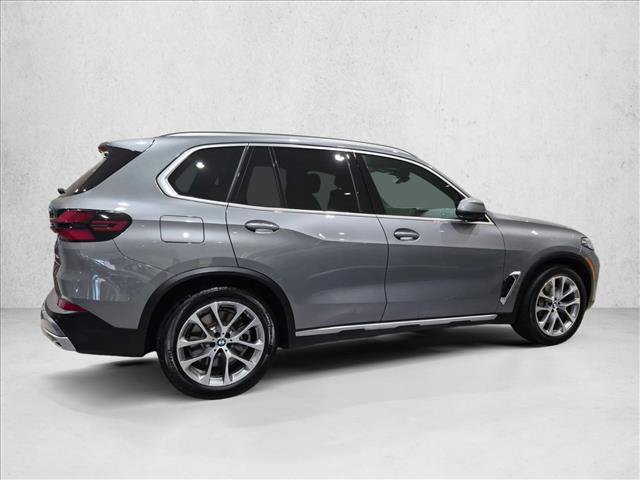 Certified 2026 BMW X5 xDrive50e AWD/4WD image 4