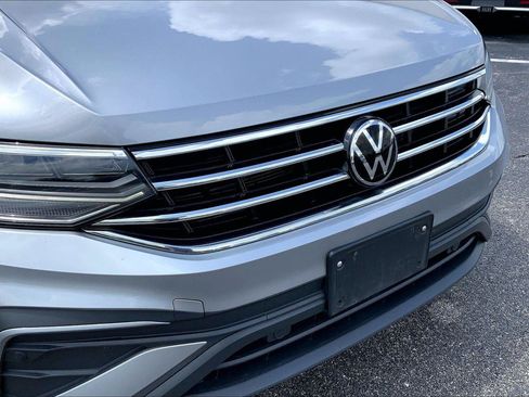 Used 2024 Volkswagen Tiguan SE AWD/4WD image 26