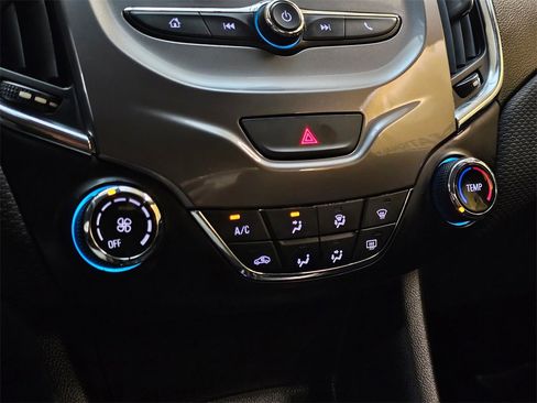 Used 2017 Chevrolet Cruze LT image 26