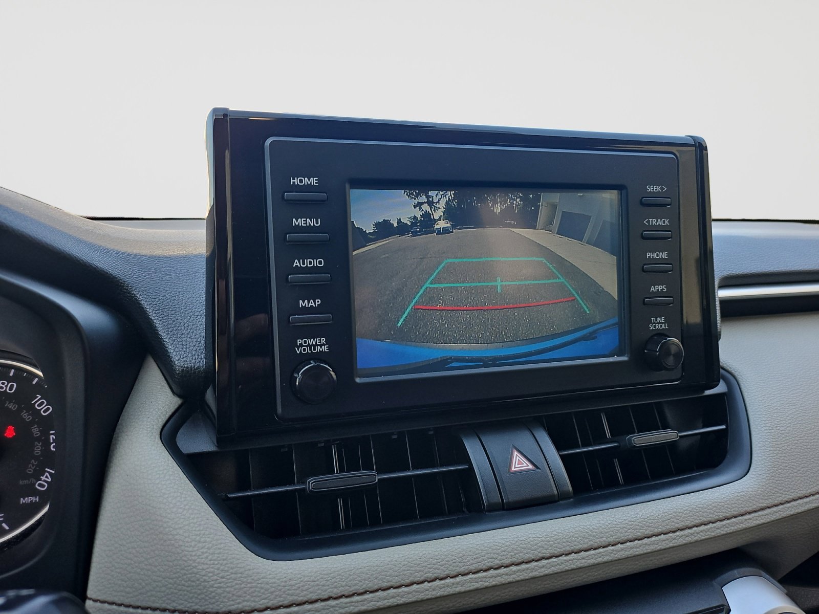 Used 2019 Toyota RAV4 XLE w/ Convenience Package FWD image 26