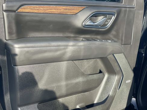 Used 2023 Chevrolet Suburban High Country w/ Premium Package image 20