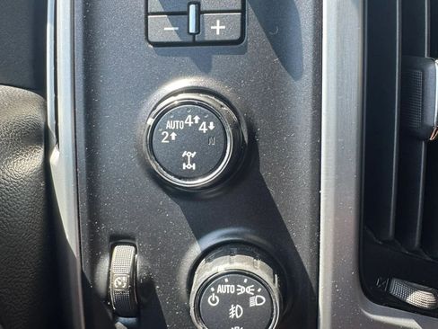 Used 2017 GMC Sierra 1500 SLT w/ Enhanced Driver Alert Package AWD/4WD image 12