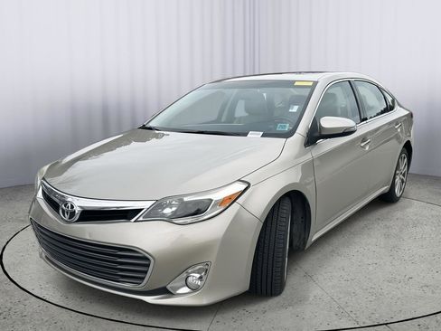 Used 2013 Toyota Avalon XLE Touring image 2