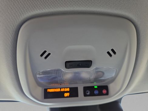 Used 2024 Chevrolet Trax ACTIV w/ Driver Confidence Package FWD image 17