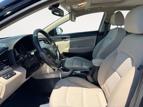 Used 2018 Hyundai Elantra Value Edition FWD image 9