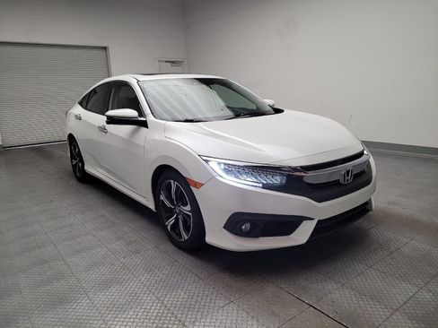 Used 2018 Honda Civic Touring image 13