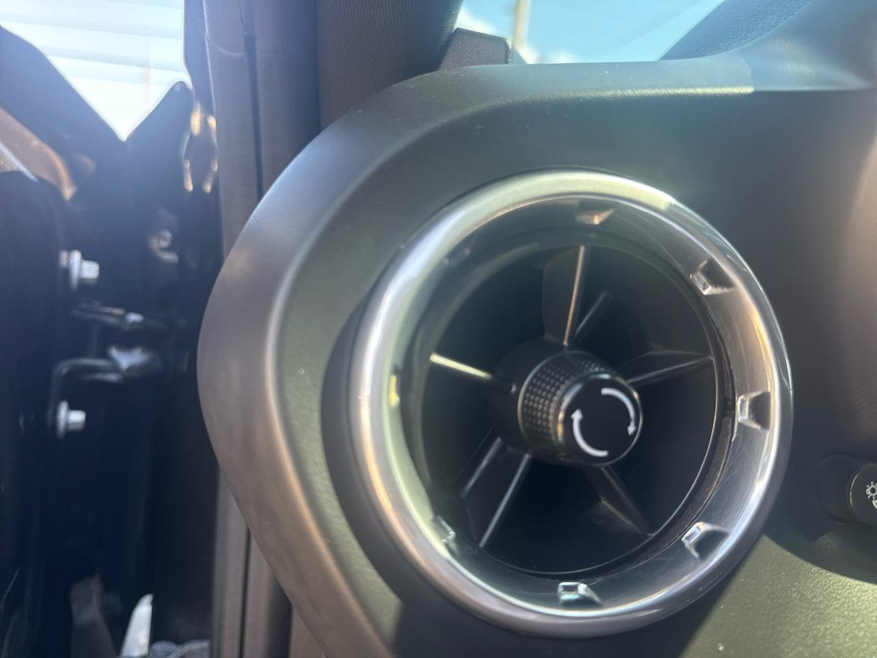 Used 2016 Chevrolet Camaro LT RWD image 18