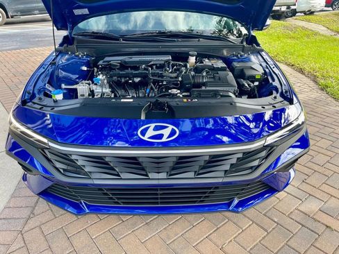 Used 2025 Hyundai Elantra SE image 15