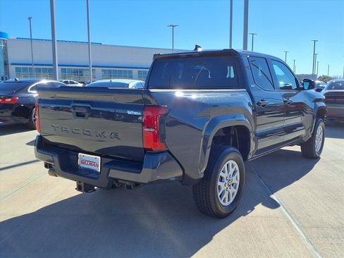 Used 2024 Toyota Tacoma SR5 image 7