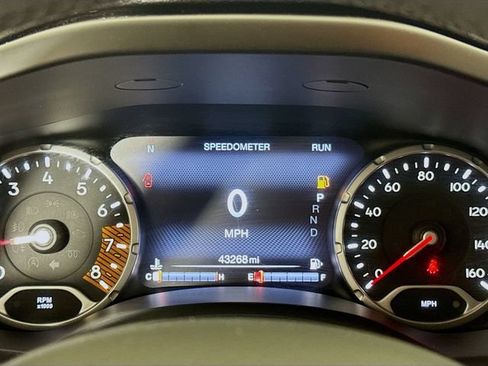 Used 2021 Jeep Renegade Latitude FWD image 10