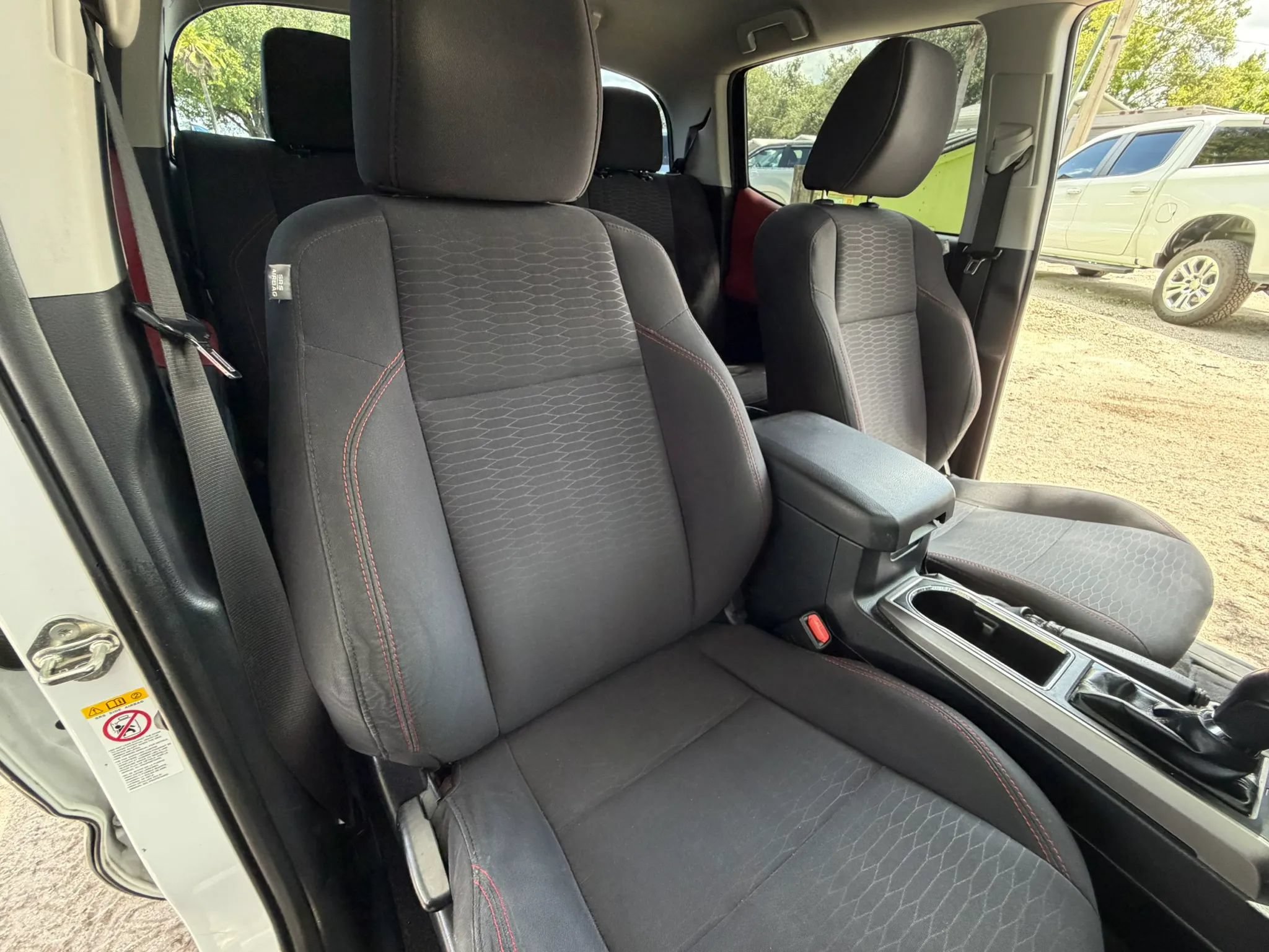 Used 2018 Toyota Tacoma SR5 AWD/4WD image 14