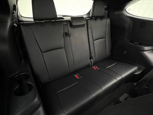 Used 2023 Toyota Highlander XSE AWD/4WD image 16