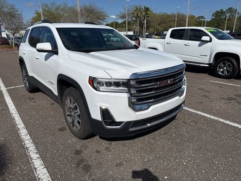 Used 2023 GMC Acadia SLT image 2
