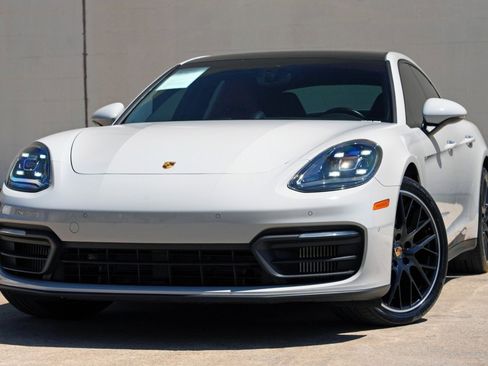 Used 2021 Porsche Panamera image 3