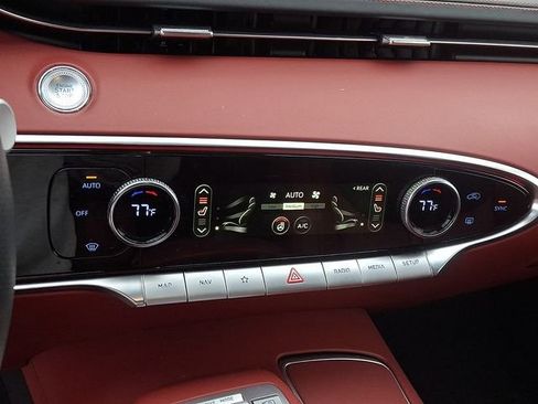 Used 2024 Genesis GV70 2.5T w/ Sport Prestige Package image 17