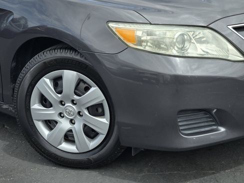 Used 2011 Toyota Camry LE FWD image 9