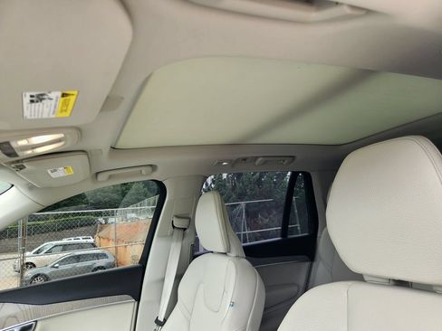 Certified 2025 Volvo XC90 T8 Plus AWD/4WD image 10