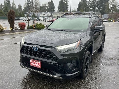 Certified 2024 Toyota RAV4 SE w/ Convenience Package image 3