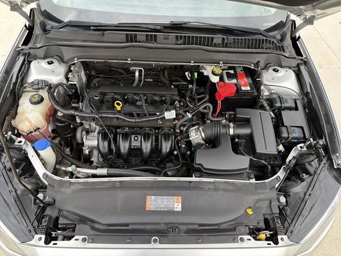 Used 2018 Ford Fusion SE image 11