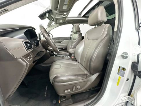 Used 2020 Hyundai Santa Fe SEL w/ Convenience + Premium Package AWD/4WD image 4