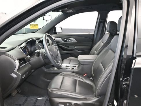 Used 2023 Chevrolet Traverse LT w/ Midnight/Sport Edition image 11