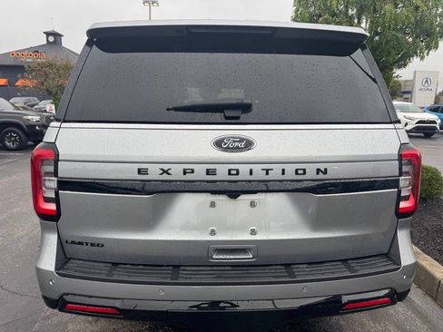 Used 2024 Ford Expedition Limited AWD/4WD image 4