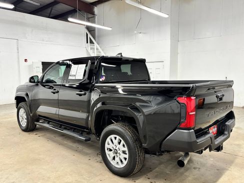 Used 2025 Toyota Tacoma SR RWD image 5