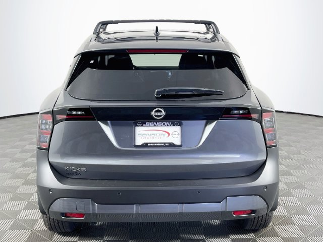 New 2027 Nissan Kicks SR w/ SR Premium Package FWD image 6