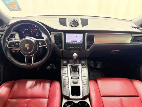Used 2018 Porsche Macan GTS image 20