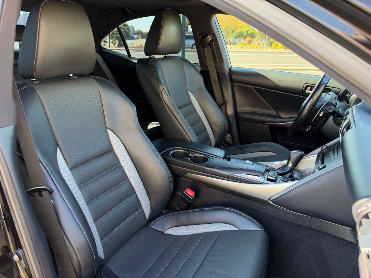 Used 2020 Lexus IS 300 F Sport w/ Blackline Edition RWD image 22