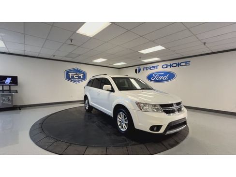 Used 2017 Dodge Journey SXT w/ Premium Group AWD/4WD image 4