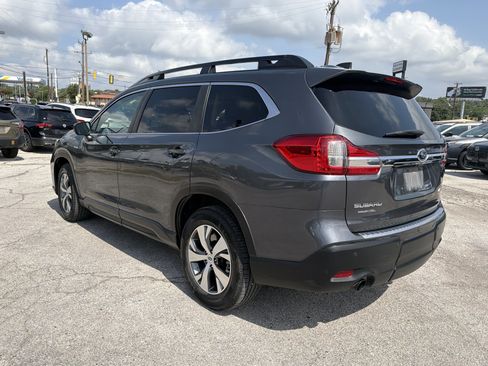 Used 2022 Subaru Ascent Premium w/ Convenience Package AWD/4WD image 5