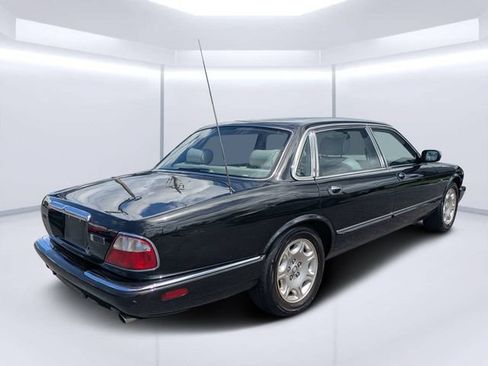 Used 2003 Jaguar XJ8 L RWD image 3