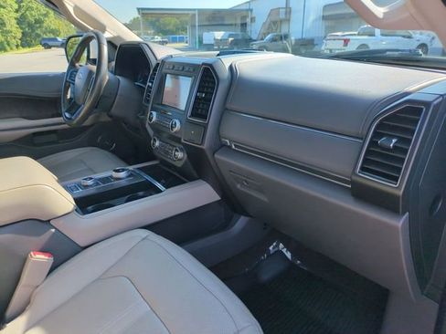 Used 2019 Ford Expedition Limited w/ Equipment Group 302A AWD/4WD image 37