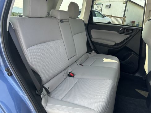 Used 2017 Subaru Forester 2.5i Premium AWD/4WD image 11